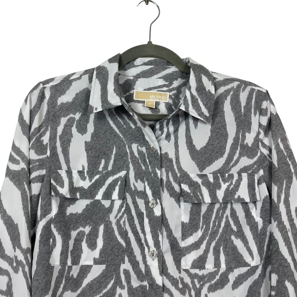 Michael Kors Top Womens Medium Gray White Tiger Print Button Down Mob Wife Y2K - Picture 8 of 8